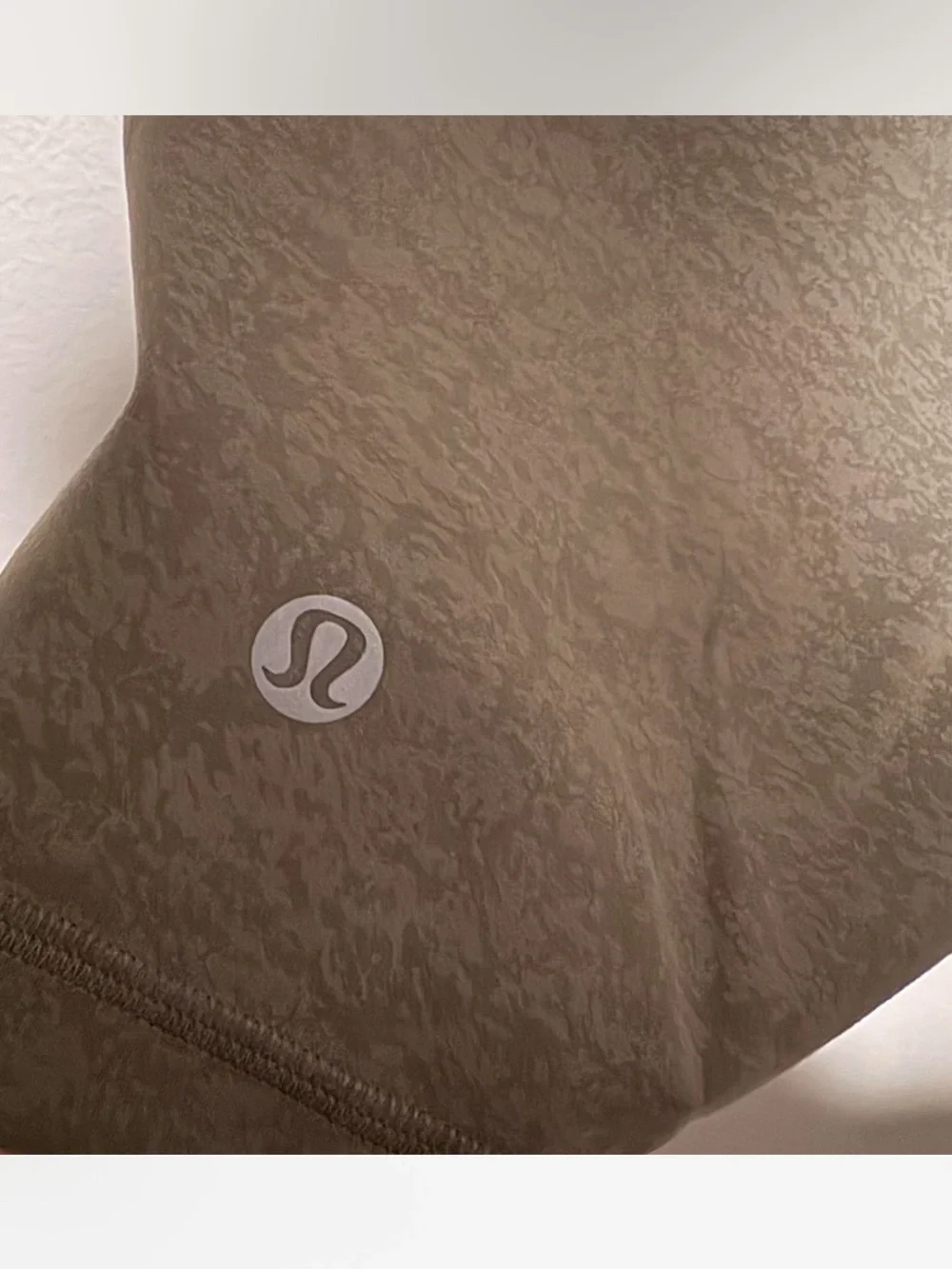 Lululemon Wunder Train High-Rise Shorts 6” – Size 6 – Olive Green Pattern